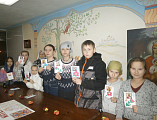 В воскресной школе «Держава» при храме Державной иконы Божией Матери Донецкого благочиния прошел праздник, посвященный Дню матери
