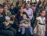 Воспитанники воскресной школы Покров г. Шахты поздравили мам и бабушек с Днём матери