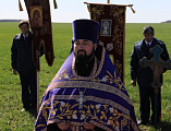 Преосвященнейший епископ Симон вместе с фермерами помолился о благополучии урожая в полях Донского края