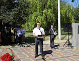 Памятное мероприятие и заупокойная лития в День памяти и скорби прошли на Мемориальном комплексе Александровского парка г. Шахты