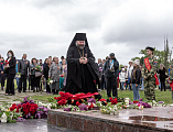 В день Победы Преосвященнейший епископ Симон принял участие в праздничном мероприятии на Мемориальном комплексе «Жертвам фашизма» города Шахты