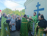 В храме Святой Троицы г. Шахты соборным богослужением отметили престольный праздник