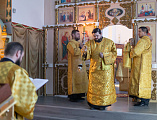 В Неделю о Страшном Суде епископ Симон совершил Божественную литургию в Покровском кафедральном соборе города Шахты