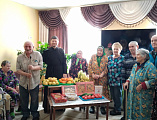В канун праздника Входа Господня в Иерусалим работники социального отдела при храме Архистратига Михаила посетили дом престарелых в хуторе Колундаевском