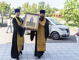 В Донецкое Успенское архиерейское подворье ст. Гундоровской принесены святыни, с которыми будет совершен водный крестный ход, посвященный 10-летию образования Шахтинской епархии
