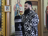 Преосвященнейший епископ Симон совершил Литургию Преждеосвященных Даров в храме великомученика Пантелеимона города Гуково