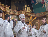 В Великую субботу епископ Симон совершил вечерню с чтением 15 паримий и Божественную литургию святителя Василия Великого в Покровском кафедральном соборе
