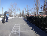 Священник Сергий Курьянов поздравил военных летчиков с Днем защитника Отечества и совершил с ними молитву