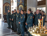 Спасатели и пожарные приняли участие в молебне по случаю дня празднования в честь образа Божьей Матери «Неопалимая Купина»