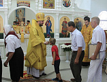 Преосвященнейший епископ Симон совершил чин освящения храма великомученика Георгия Победоносца в пос. Новозарянский и возглавил Литургию в новоосвященном храме