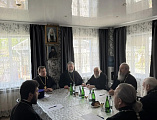 В Свято-Успенском храме станицы Калитвенской прошло собрание духовенства Каменского благочиния