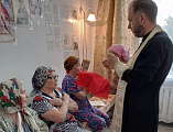 Протоиерей Роман Мясников посетил дом престарелых