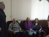 Помощник благочинного Новошахтинского округа провел встречу с получателями услуг Новошахтинского дома престарелых