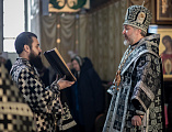 В день памяти великомученика Феодора Тирона Преосвященнейший епископ Симон совершил Литургию в Покровском кафедральном соборе города Шахты