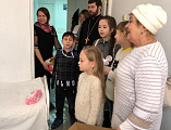 Иерей Георгий Лукащук и воспитанники воскресной школы при храме святого великомученика и целителя Пантелеимона г. Миллерово посетили районную больницу
