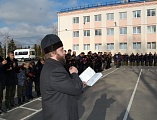 В Шахтинском казачьем кадетском корпусе им. Я.П. Бакланова прошли соревнования по рубке шашкой. Участников приветствовали протоиерей Сергий Яценко и иерей Евгений Поцелуев