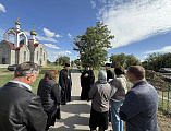 Епископ Шахтинский и Миллеровский Симон посетил строящийся храм в хуторе Арпачин