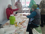 В селе Первомайском отметили праздники лепкой домашних вареников и пельменей