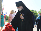 Преосвященнейший епископ Симон принял участие в открытии мемориальной доски в честь героя Великой Отечественной войны и возложении цветов на площади «Сорокалетия Победы» в г. Шахты