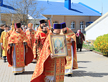 В пятницу Светлой седмицы Преосвященнейший епископ Симон с архипастырским визитом посетил храм Донской иконы Божией Матери г. Новошахтинска