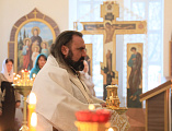 В престольный день Преосвященнейший епископ Симон совершил Божественную литургию в храме благоверного князя Александра Невского г. Шахты и рукоположил монаха Амвросия во иеродиакона