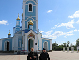 Преосвященнейший епископ Симон обсудил с иеромонахом Димитрием (Яроцким) проект благоустройства нового храма великомученика Пантелеимона города Миллерово