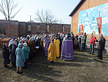 В городе Донецке в храме святой блаженной Матроны Московской торжественным богослужением почтили память обретения мощей святой блаженной Матроны Московской