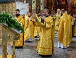 Праздничная Литургия в день памяти первоверховных апостолов Петра и Павла в Покровском кафедральном соборе города Шахты