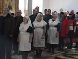В престольный день Преосвященнейший епископ Симон совершил Божественную литургию в храме Державной иконы Божией Матери города Донецка