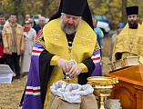 Епископ Симон совершил молебен о благословении работ и урожая на донских полях