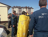 В день празднования иконы Пресвятой Богородицы Неопалимая Купина протоиерей Сергий Курьянов совершил молебен с акафистом