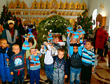 В Державном храме г. Донецка прошли Рождественские елки для школьников и дошкольников из неполных, многодетных семей, детей-сирот и детей с ограниченными возможностями