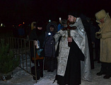Сегодня ночью во всех 143 официальных и оборудованных местах Ростовской области люди совершили традиционный обряд, окунувшись в Крещенские Иордани