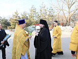 С архипастырским визитом Преосвященнейший епископ Симон посетил Покровский храм г. Каменск-Шахтинский и совершил чин присоединения к Православной Церкви временно от нее отпавших христиан