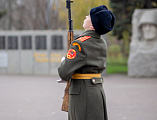 В Шахтах почтили память защитников Отечества в День Неизвестного Солдата