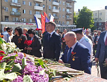 9 мая протоиерей Сергий Яценко возложил цветы к монументу памяти воинов Великой Отечественной войны
