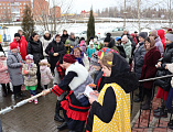 В прощеное воскресенье на площади перед Донским храмом г. Новошахтинска состоялись народные гуляния, посвященные Масленице