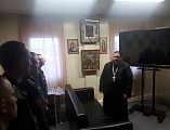 В День защитника Отечества настоятель храма святителя Тихона Задонского ст. Кривянской протоиерей Константин Федосеев посетил военнослужащих 102-го мотострелкового полка