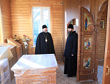 Преосвященнейший епископ Симон ознакомился с ходом установки нового иконостаса в храме преподобного Сергия Радонежского города Шахты