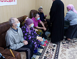 Протоиерей Роман Мясников поздравил с Пасхой Христовой постояльцев дома престарелых пос. Садовый