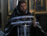 Епископ Симон совершил утреню Великого Пятка с чтением двенадцати Страстных Евангелий