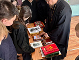 Встреча с учениками ООШ ко Дню православной книги прошла в Сулинском округе
