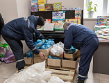 Непрерывном потоком в Шахтинской епархии оказывается гуманитарная помощь беженцам из ДНР и ЛНР