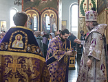 В Неделю Торжества Православия Преосвященнейший епископ Симон совершил Божественную литургию святителя Василия Великого в Покровском кафедральном соборе г. Шахты