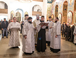 Накануне Рождества Христова епископ Симон совершил вечернее богослужение и хиротесию в иподиакона в Покровском кафедральном соборе города Шахты