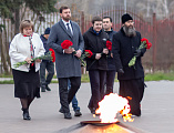 В Шахтах почтили память защитников Отечества в День Неизвестного Солдата