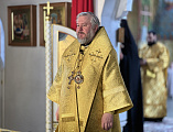 В день памяти перенесения мощей преподобного Феодосия Печерского Преосвященнейший епископ Симон совершил Божественную литургию в Покровском кафедральном соборе города Шахты