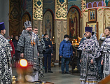Епископ Шахтинский и Миллеровский Симон совершил Литургию Преждеосвященных Даров в Покровском кафедральном соборе г. Шахты