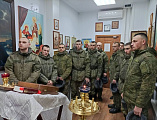 Иеромонах Николай (Наметышев) вместе с воинами 150-мотострелковой дивизии совершил молебен о восстановлении мира