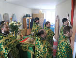 В престольный праздник Преосвященнейший епископ Симон совершил Божественную литургию в храма блаженной Матроны Московской города Донецка